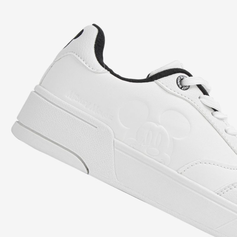 Zapatilla-casual-de-pu-con-diseno-exclusivo-color-blanco