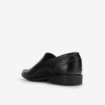 Zapato-de-vestir-versatil-y-elegante-de-cuero-color-negro
