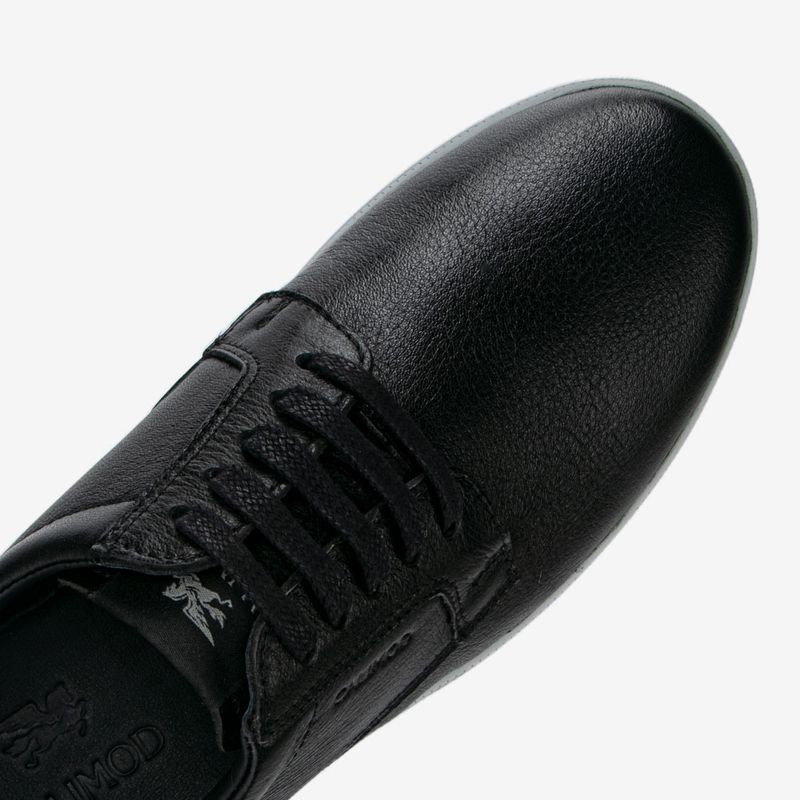 Zapatilla-casual-de-cuero-con-planta-de-caucho-color-negro