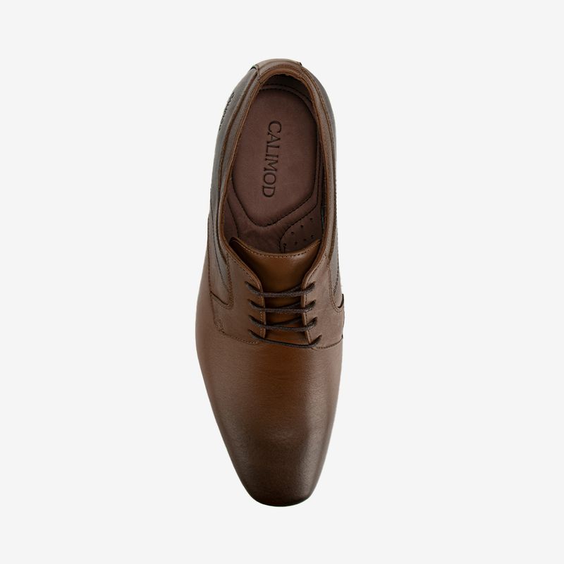 Zapato-de-vestir-de-cuero-con-planta-de-caucho-color-tan