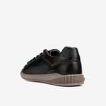 Zapatilla-de-cuero-con-planta-de-caucho-para-hombre-color-negro