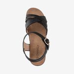 Sandalia-casual-con-planta-alta-color-negro