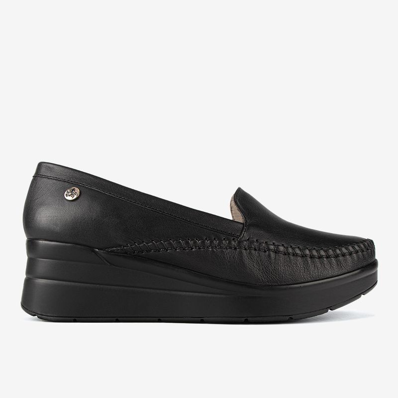 Mocasin-casual-de-cuero-con-planta-cuna-mujer-color-negro