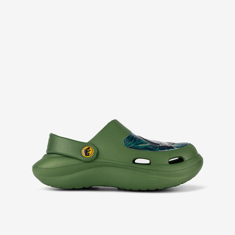 Sandalia-clogs-con-personaje-nino-color-verde