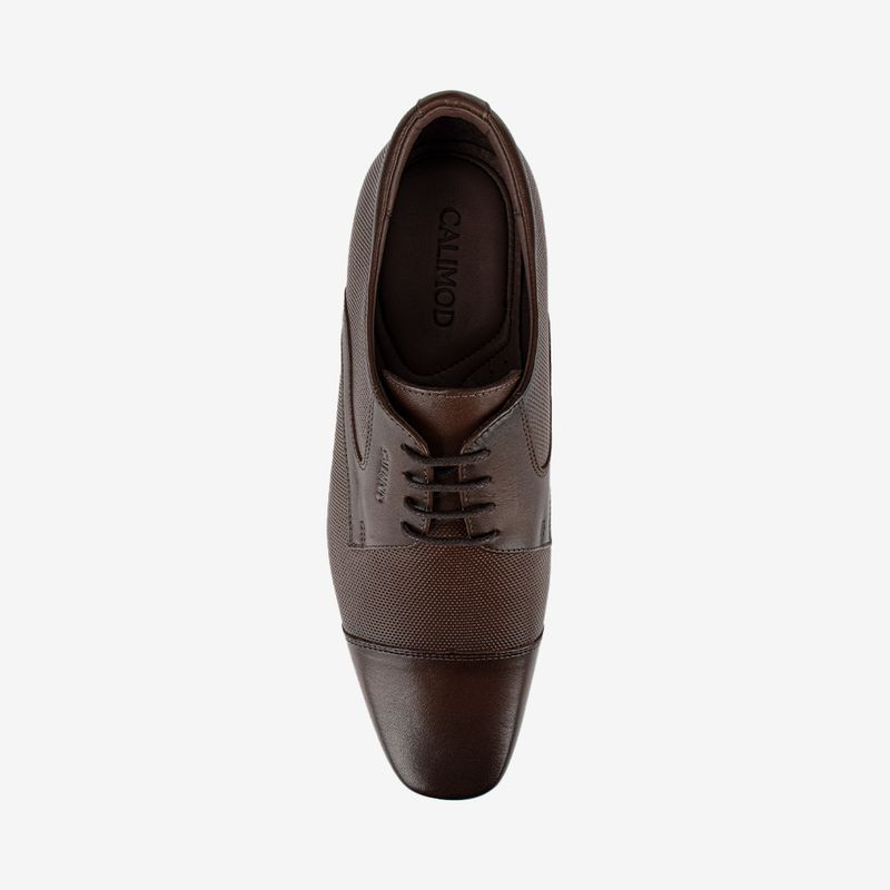 Zapato-elegante-de-cuero-con-almohadilla-en-el-talon-color-cognac