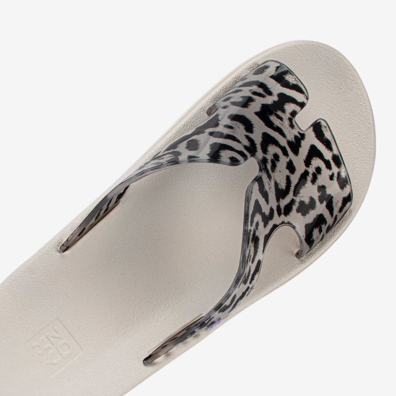 Sandalia-slider-para-mujer-color-hueso-leopardo