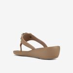 Sandalia-flip-flop-con-taco-color-beige