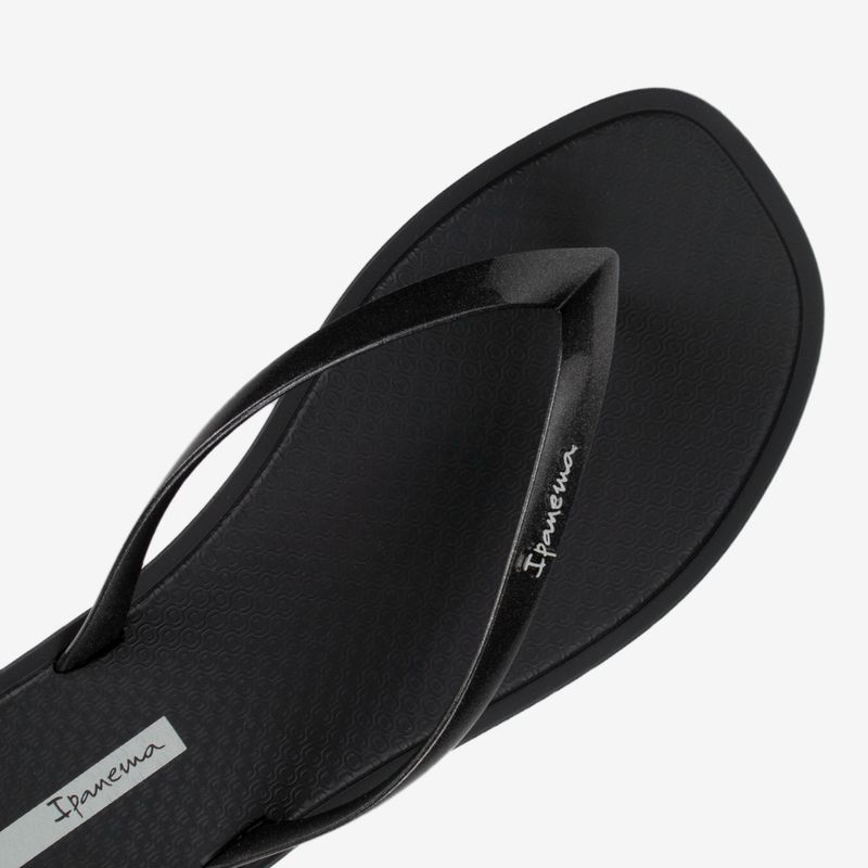 Sandalia-flip-flop-Ipanema-para-mujer-color-negro