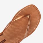 Sandalia-flip-flop-Ipanema-para-mujer-color-bronce-metalizado