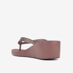 Sandalia-flip-flop-de-verano-para-mujer-con-plataforma-color-nude