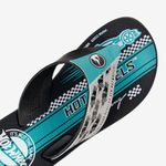 Sandalia-flip-flop-con-tiras-anchas-para-nino-color-negro-azul