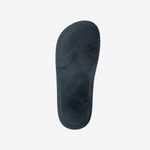 Sandalia-slider-de-planta-flexible-color-azul-blanco