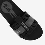 Sandalia-slider-de-planta-flexible-color-negro-gris