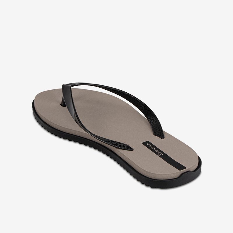 Sandalia-flip-flop-de-mujer-Ipanema-color-beige