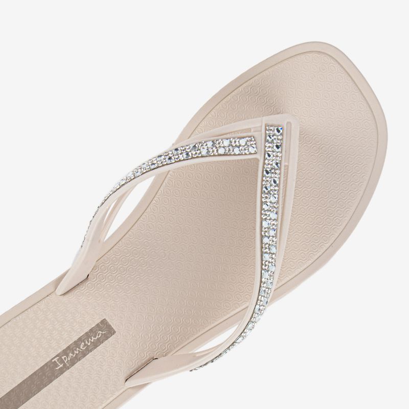 Sandalia-flip-flop-de-verano-para-mujer-color-hueso