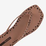 Sandalia-flip-flop-de-mujer-Ipanema-color-marron