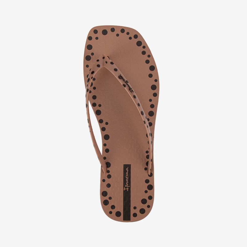 Sandalia-flip-flop-de-mujer-Ipanema-color-marron