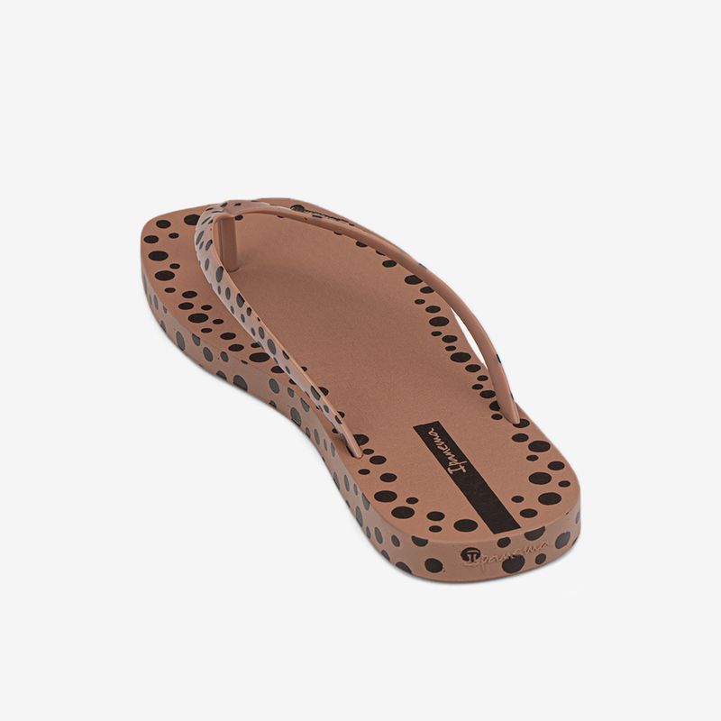 Sandalia-flip-flop-de-mujer-Ipanema-color-marron