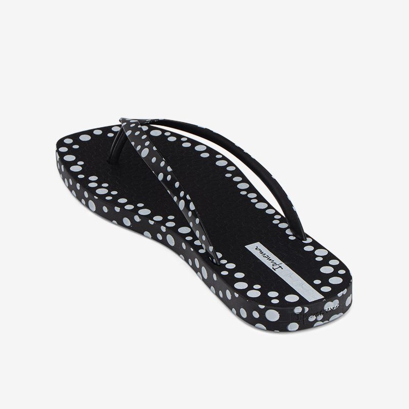 Sandalia-flip-flop-de-mujer-Ipanema-color-negro