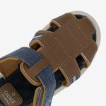 Sandalia-flats-para-bebe-color-azul-camel