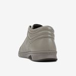 Zapatilla-casual-de-cuero-color-humo