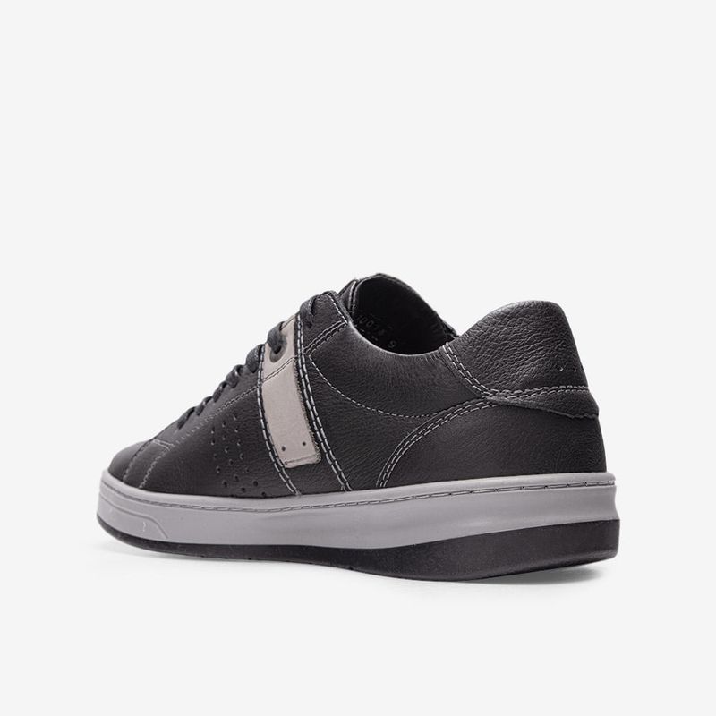 Zapatilla-urbana-de-cuero-con-pasadores-color-negro