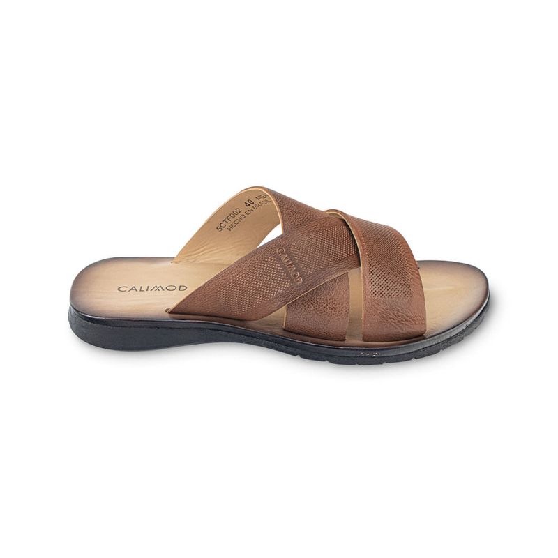 Sandalia-casual-de-planta-liviana-color-cognac