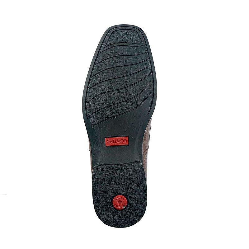 Mocasin-de-vestir-con-acabado-artesanal-color-canela