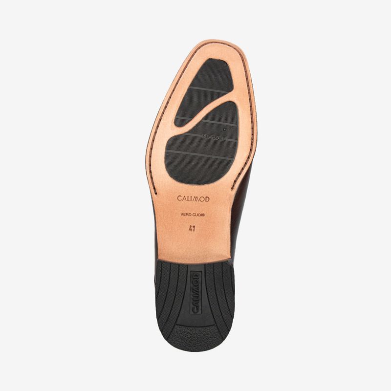 Zapato-de-vestir-elegante-y-estilizado-color-cafe