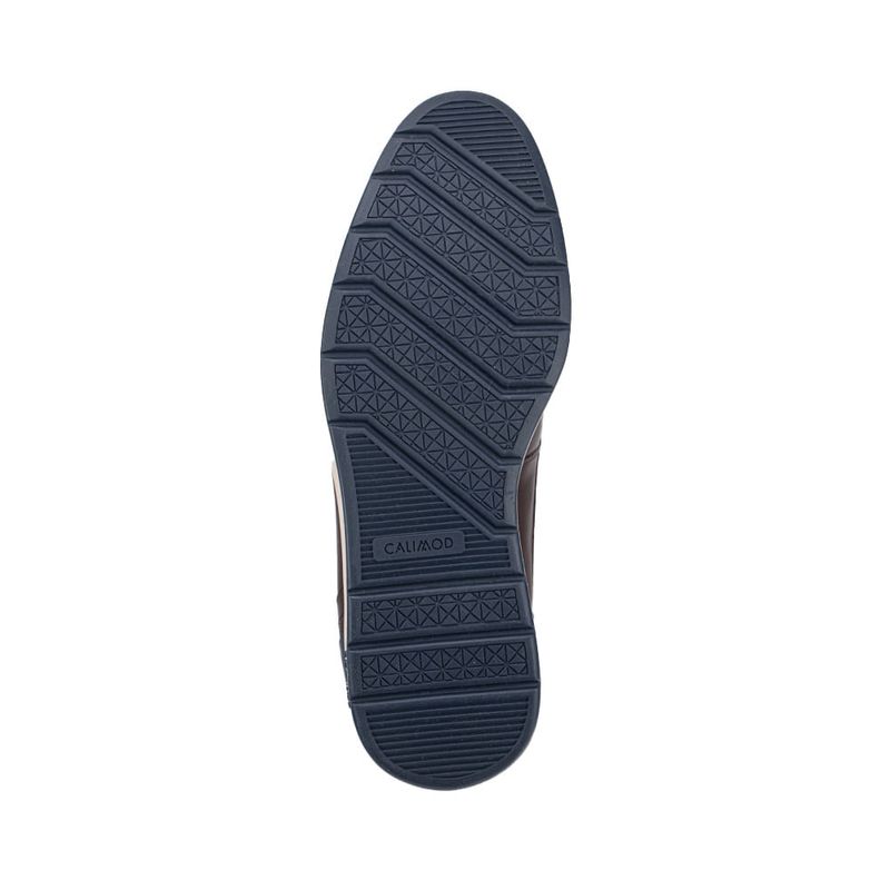 Botin-casual-con-finos-acabados-color-canela