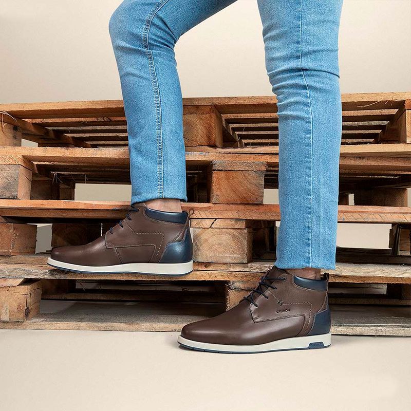Botin-casual-con-finos-acabados-color-canela